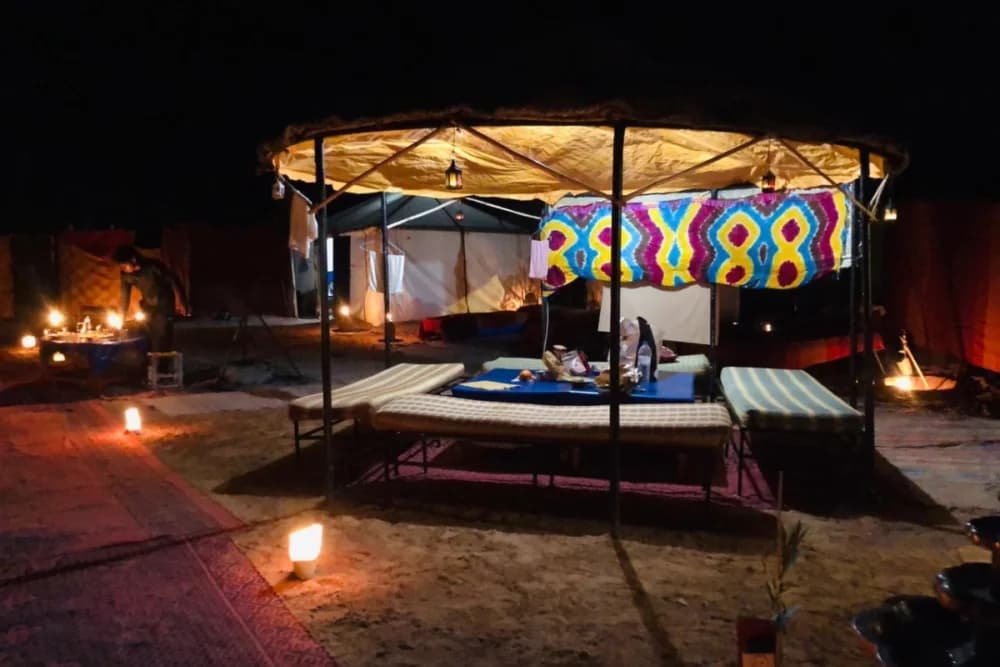Merzouga Standaard Vaste Bivak (max. 5 personen) – Kameelrit + Diner & Show + Gedeelde Badkamer - 4