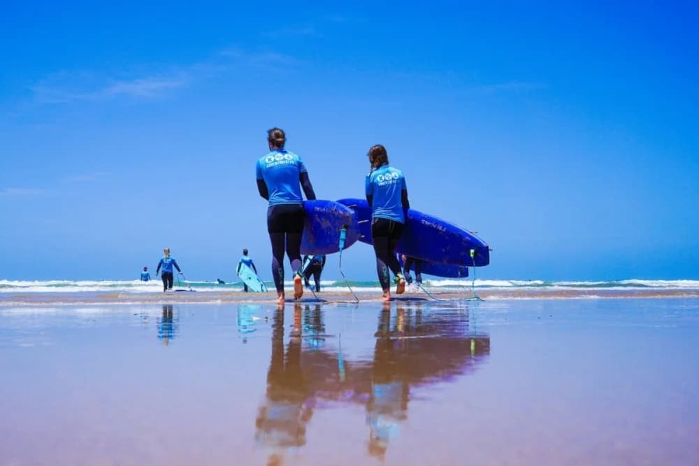 Día de Surf en Taghazout – Clase + Box de Almuerzo + Equipo - 3