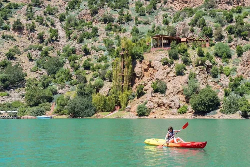 Bin El Ouidane Kayak – 1 Hour (Up to 2 People)